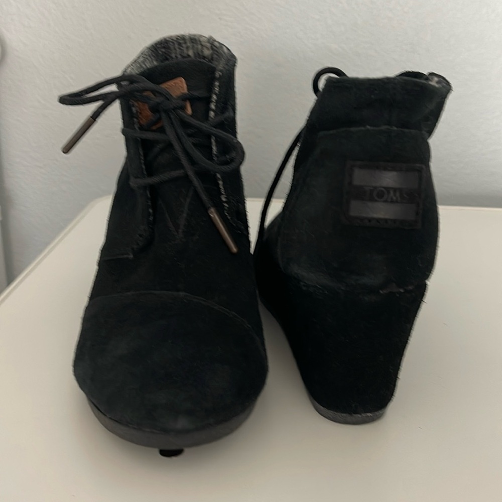 Tom’s black suede wedge booties. Size 6. Used but in really good condition